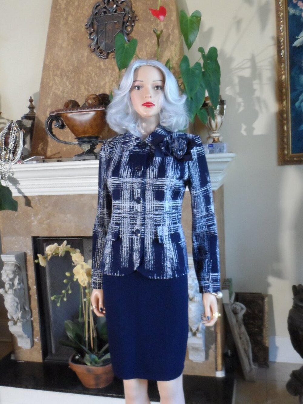 St. John Collection Navy Plaid Knit Skirt Suit Size 4